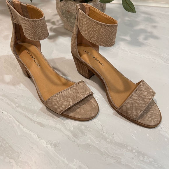 Lucky brand beige sandals - Picture 2 of 16